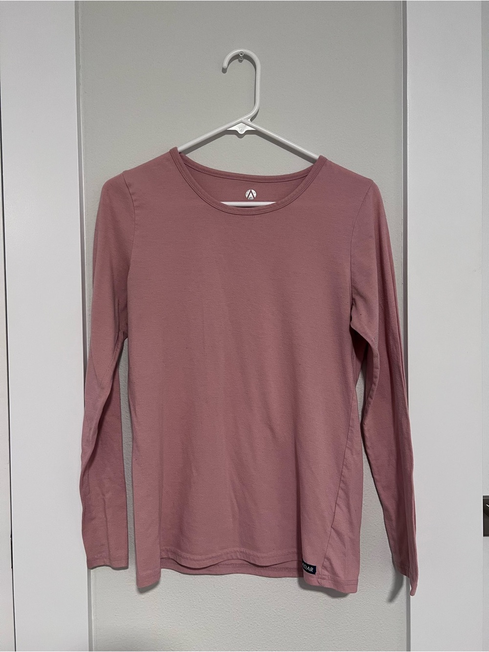 Adar under scrub dusty rose Long Sleeve Crewneck Tee